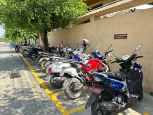 การจัดสิ่งอำนวยความสะดวก การให้บริการประชาชน ที่จอดรถผู้มาติดต่อราชการ